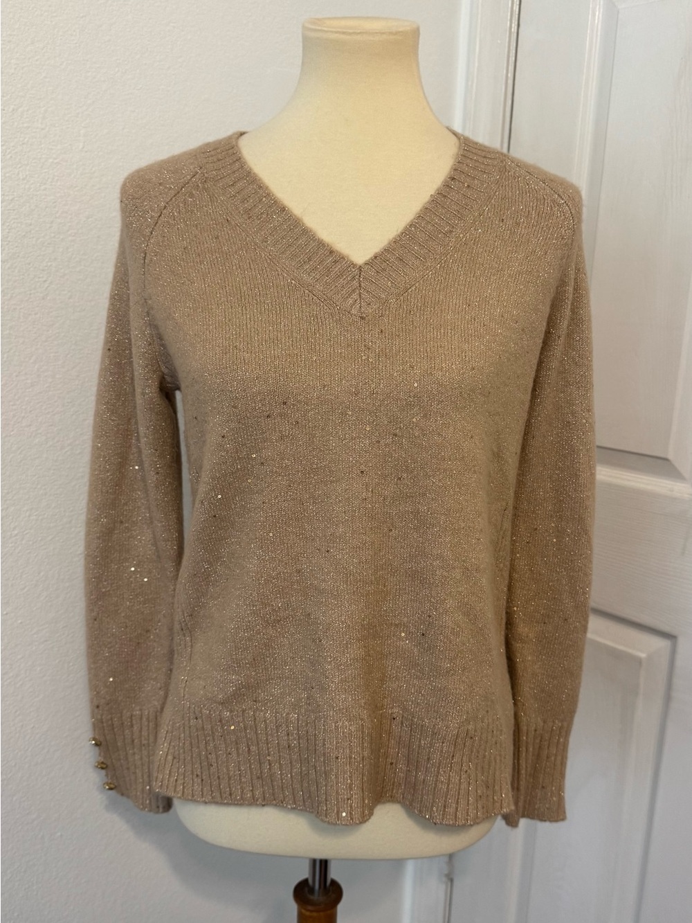 LILLY PULITZER Kaycee Sequin Knit Sweater Gold Metallic V Neck Relaxed Fit XXS